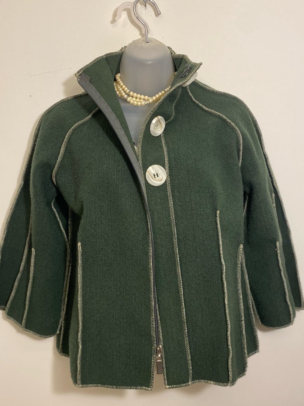 Cozy Vintage Designer Beebop & Wally NYC Hidden-Zipper Sweater